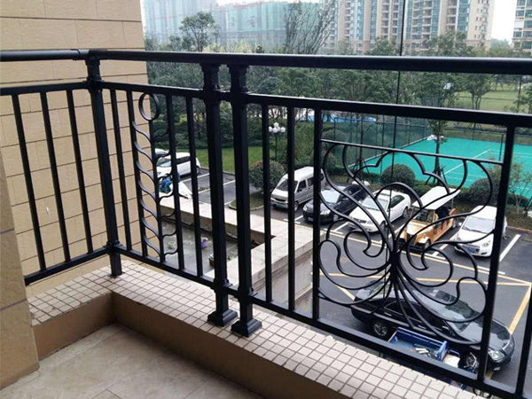陽臺護(hù)欄代加工流程 陽臺護(hù)欄代加工流程