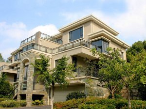 黃山鴻威東方麗景別墅樓梯扶手、陽(yáng)臺(tái)玻璃護(hù)欄定制