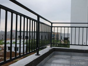 鋅鋼護(hù)欄廠家哪家價格便宜質(zhì)量又好？