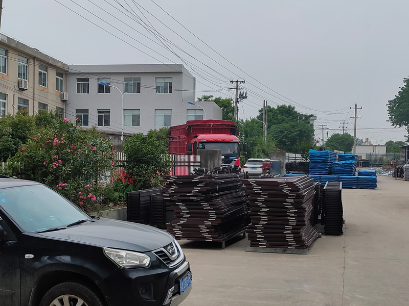 金用護欄2022年5月21日鋅鋼百葉窗裝車發(fā)貨! 金用護欄2022年5月21日鋅鋼百葉窗裝車發(fā)貨!
