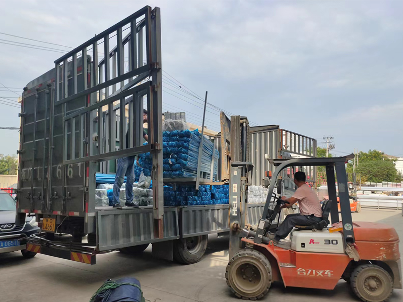 金用護(hù)欄2022年8月17日鋅鋼組裝護(hù)欄裝車發(fā)貨! 金用護(hù)欄2022年8月17日鋅鋼組裝護(hù)欄裝車發(fā)貨!