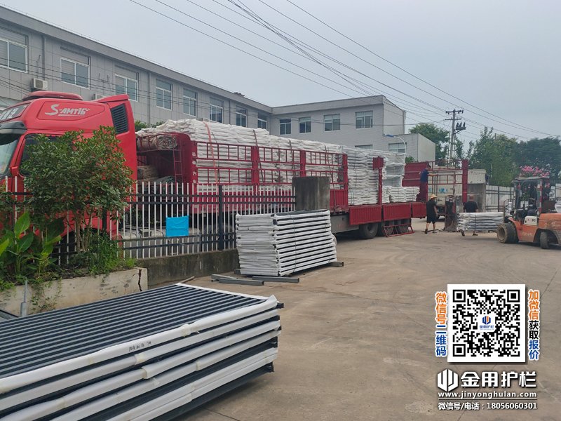 2024年7月16日鋅鋼護(hù)窗欄桿裝車發(fā)貨！
