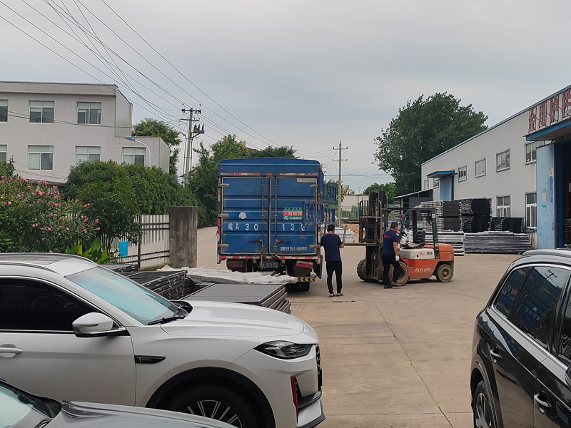 2024年7月19日鋁合金百葉窗裝車(chē)發(fā)貨！